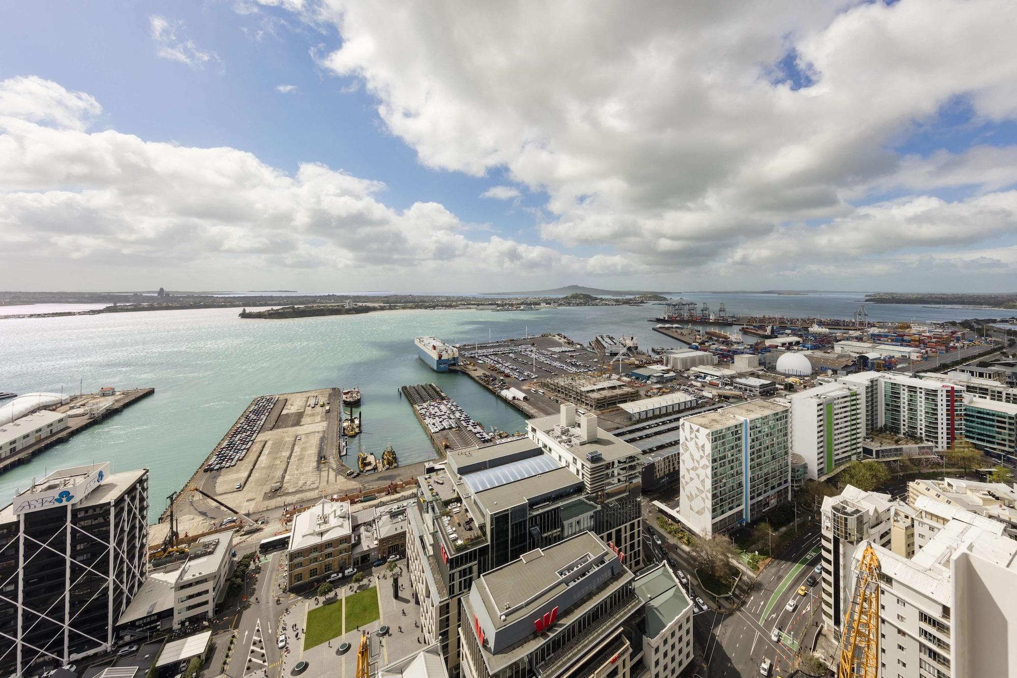 Auckland Harbour Suites Екстериор снимка