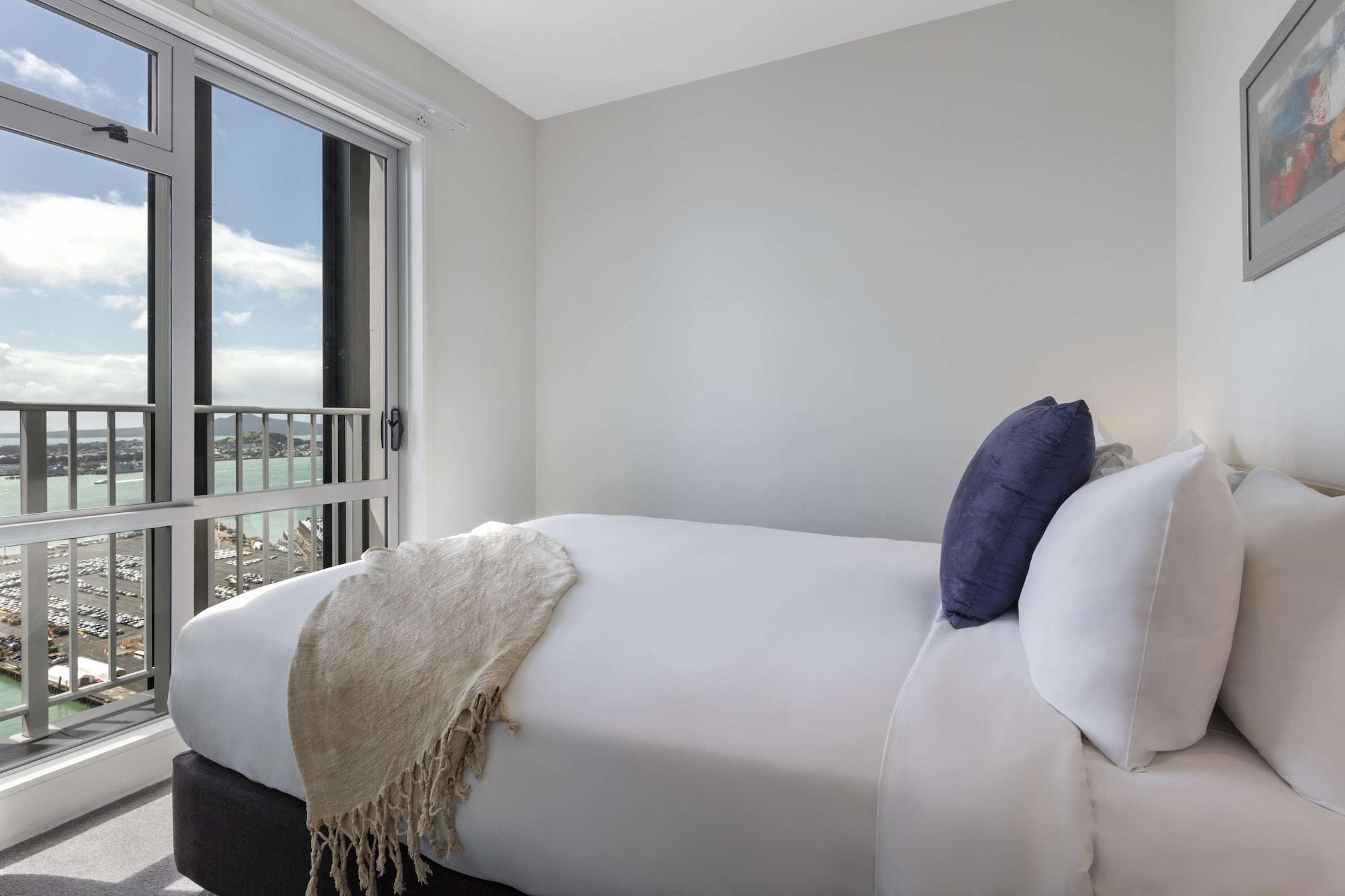 Auckland Harbour Suites Екстериор снимка