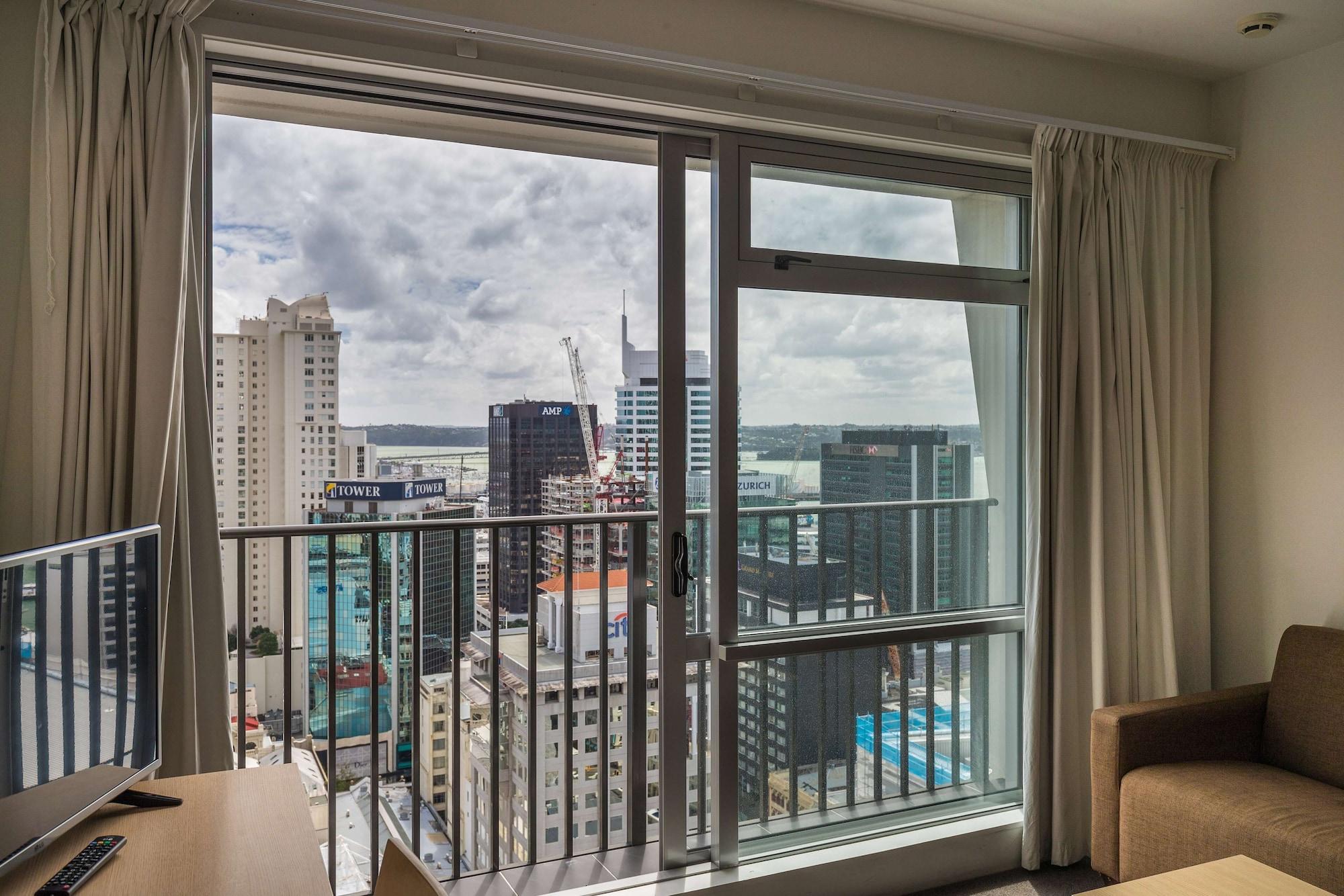 Auckland Harbour Suites Екстериор снимка
