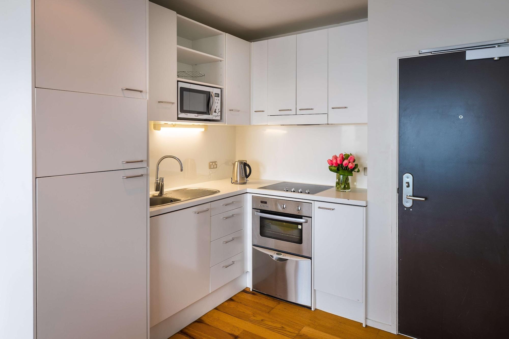 Auckland Harbour Suites Екстериор снимка