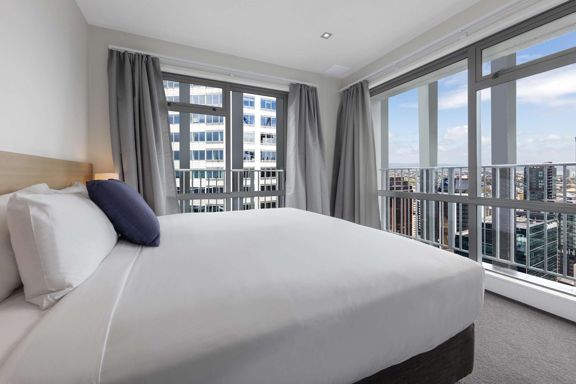 Auckland Harbour Suites Екстериор снимка