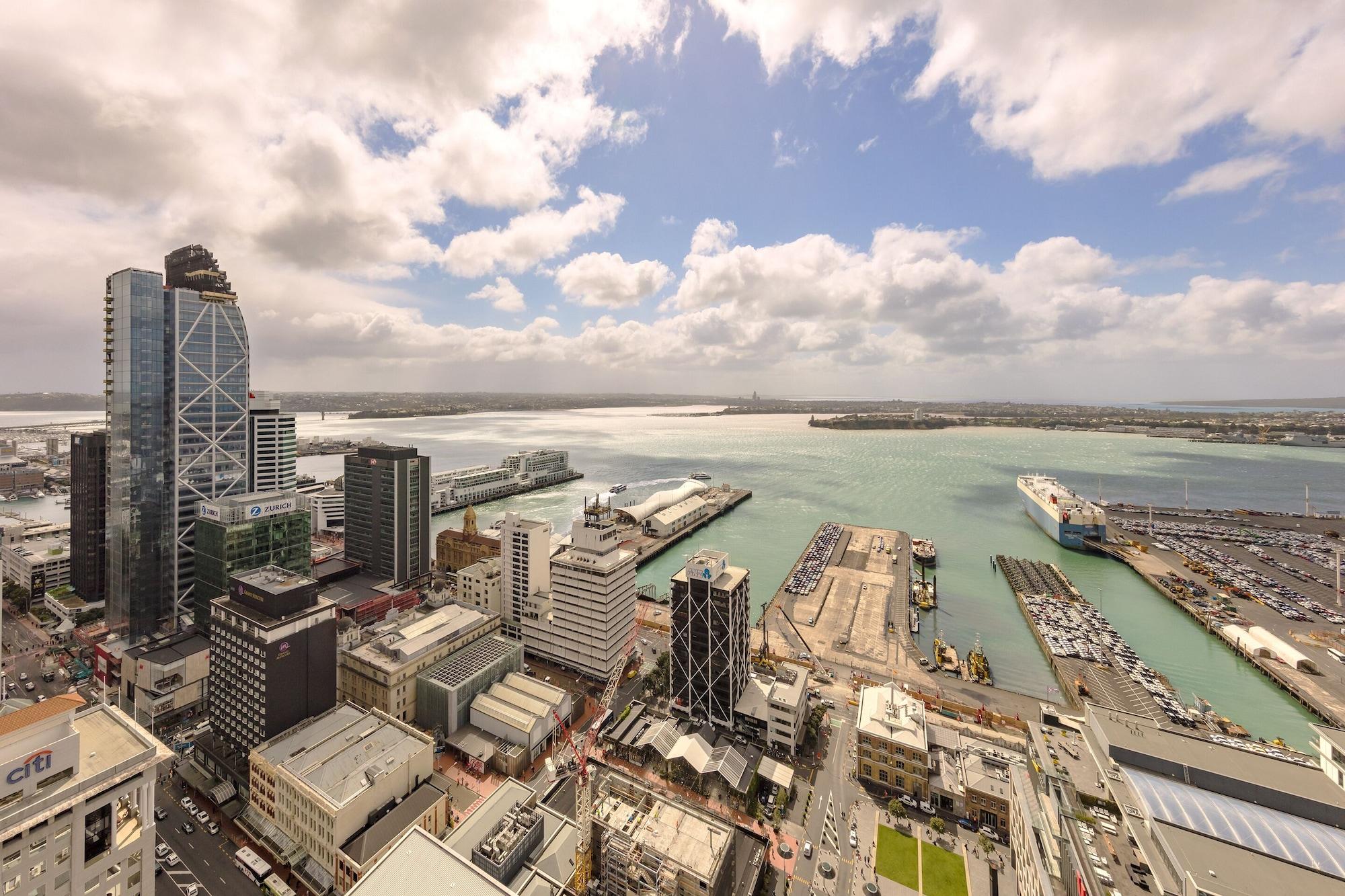 Auckland Harbour Suites Екстериор снимка